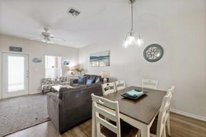 Una Smart TV, una oficina