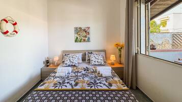 2 chambres, fer et planche à repasser, Wi-Fi gratuit, draps fournis