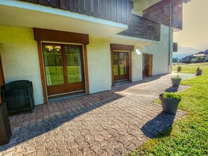 Exterior - Renovated apartment with WiFi near ski-bus (Morillon Village)