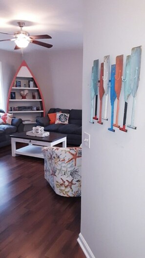 3 habitaciones, tabla de planchar con plancha, cuna de viaje y wifi 
