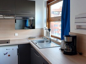 Fridge, microwave, oven, dishwasher - Cozy apartment for 4 in Arc 1600, near slopes (Les Arcs 1600)