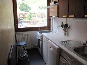 Kühlschrank, Ofen, Herdplatte, Geschirrspüler