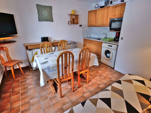 Interior - T2 + Sleeping Area in Grand-Bornand, Parking Included (Le Grand-Bornand)