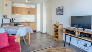 Living area - 2-room apartment with balcony and garage, 100m from slopes (La Plagne-Tarentaise)