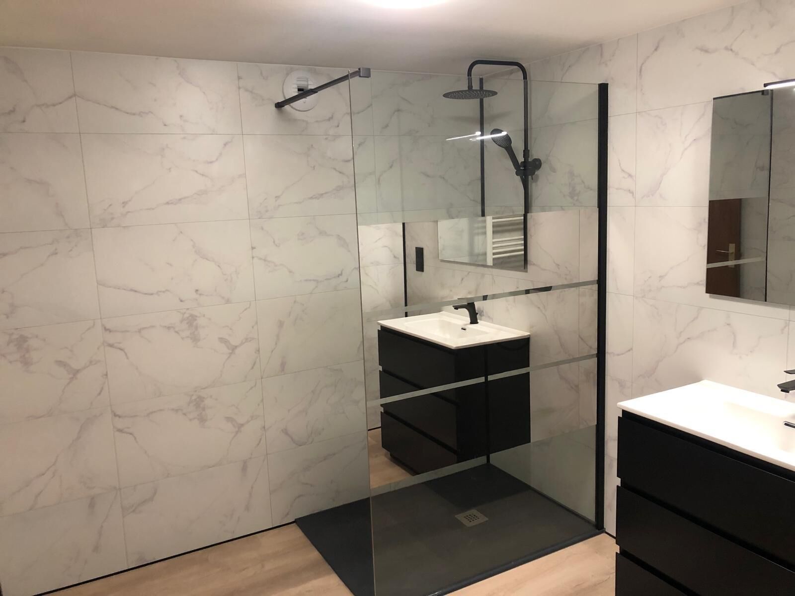 Hårtørrer, bidet, Toiletpapir