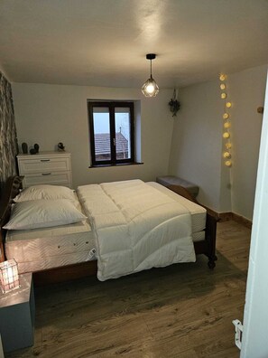 7 chambres, fer et planche à repasser, lit parapluie, Wi-Fi gratuit