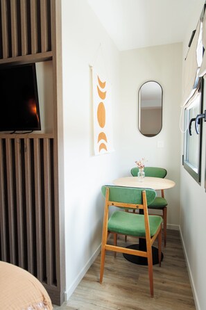 Standard Double Room | Living area