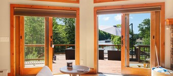 Lakefront Getaway-Hot Tub + Kayaks + Paddleboards