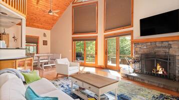 Smart TV, fireplace, offices