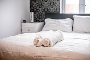 2 bedrooms, iron/ironing board, WiFi, bed sheets