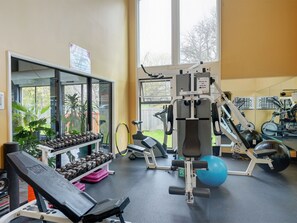 Fitness facility - Heron's Nest-Bright and Airy Suite with Study, steps away from Downtown Victoria by Victoria Prime! (Victoria)