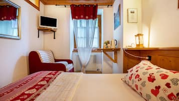 1 bedroom, bed sheets, wheelchair access