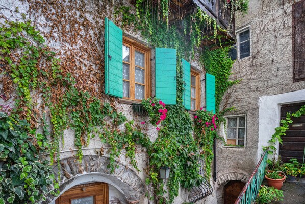 Exterior detail - Moleti Room with Shared Garden (Caldes)