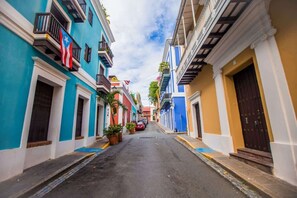 Exterior - Luna Collect Apt. | Stylish escape in the city! (San Juan)