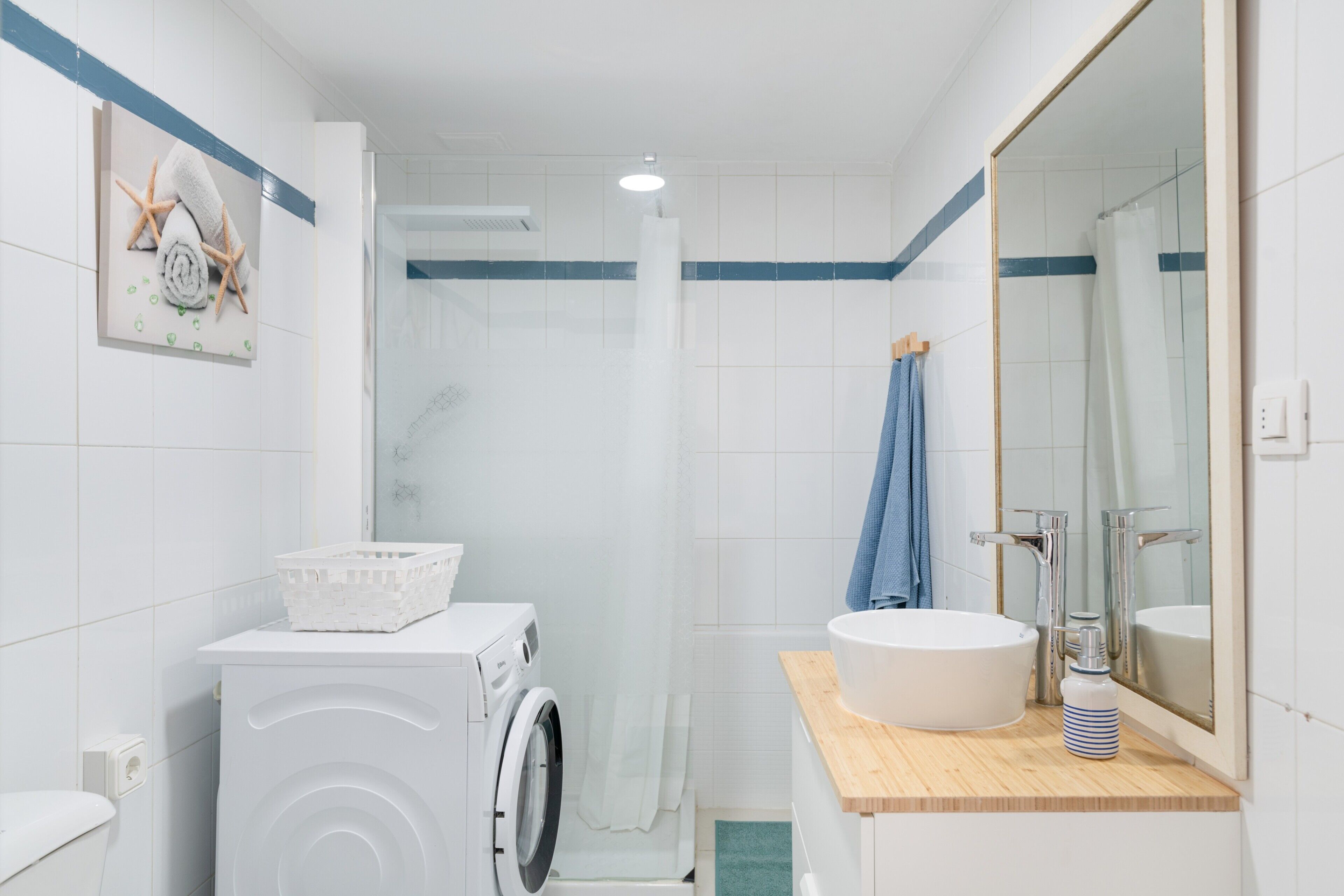 Shower, towels