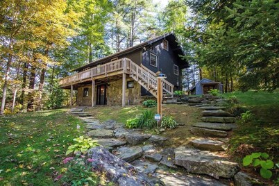 The Maple Retreat | 20 Min to Stratton w/ Sauna