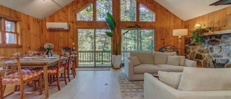 テレビ、書斎 / ワークスペース