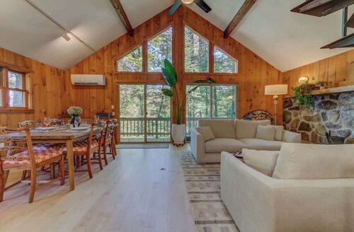 The Maple Retreat | 20 Min to Stratton w/ Sauna