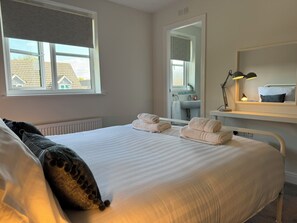 4 bedrooms, iron/ironing board, free WiFi