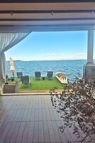Tike Room | Terrace/patio