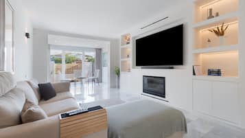 TV, fireplace, video games