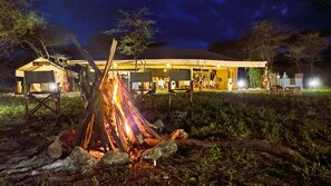 Fireplace - Africa Safari Serengeti Kusini  (Bariadi)