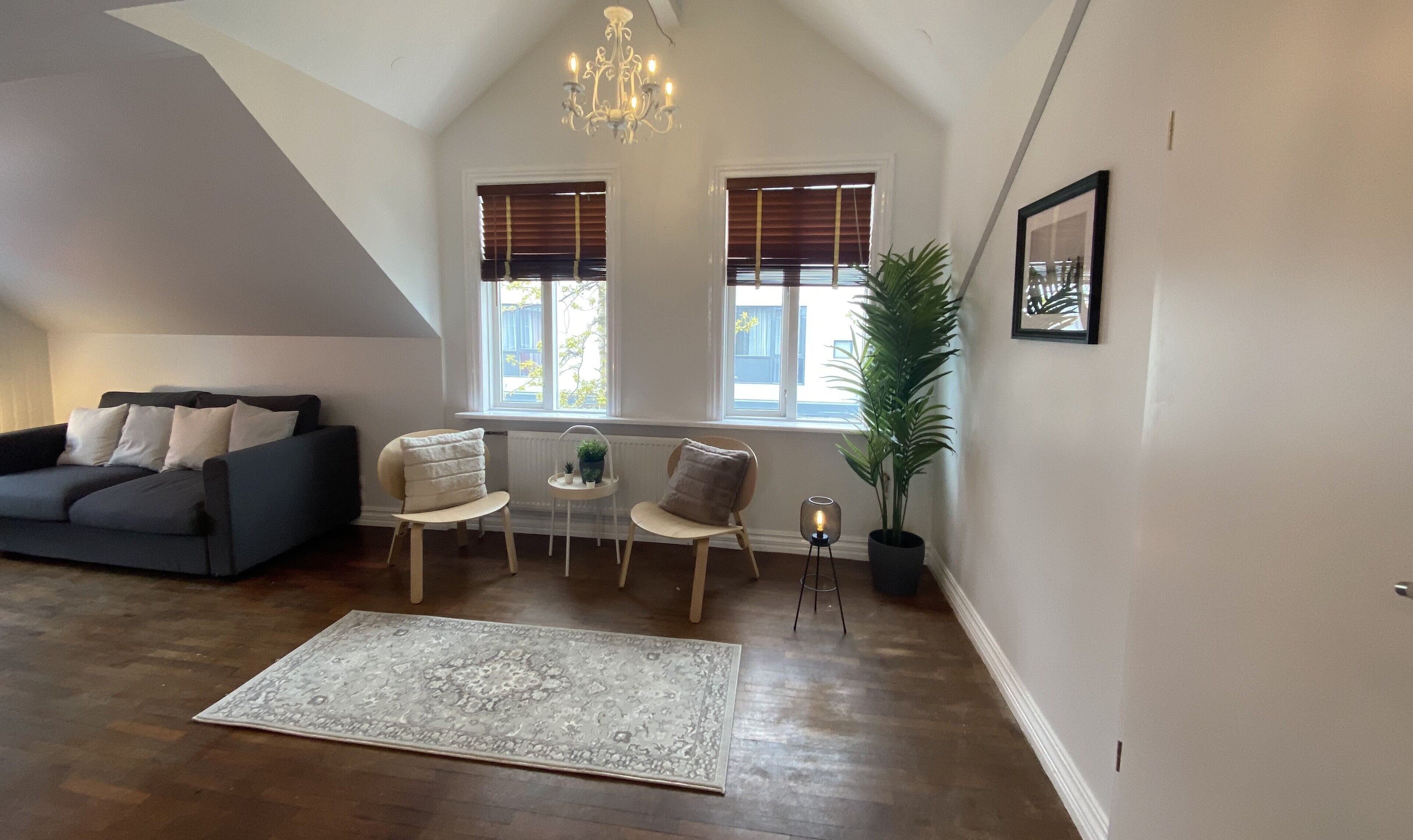 Appartement Confort, 2 chambres | Coin séjour | Télévision LCD de 20 pouces avec chaînes par câble