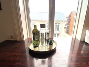 Comfort Apartment, 2 Bedrooms | Living room | 20-inch LCD TV with cable channels