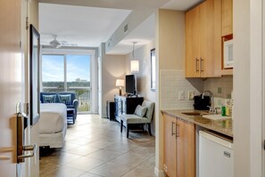Fridge, microwave, oven, stovetop - Coastal Charm & Ultimate Convenience: Luxury 2-Bedroom Condo in the Elation at Sandestin Golf and Beach Resort! (Miramar Beach)
