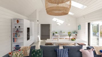 50-inch Smart TV with digital channels, fireplace