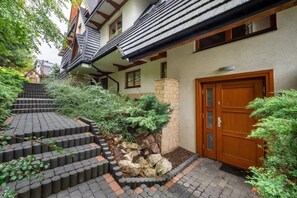 Exterior detail - Budzówka 31 | Kościelisko | Tasteful Apartment | Parking (Koscielisko)