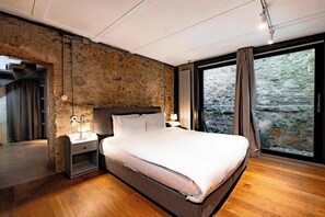 1 chambre, fer et planche à repasser, lit de bébé portatif, Wi-Fi