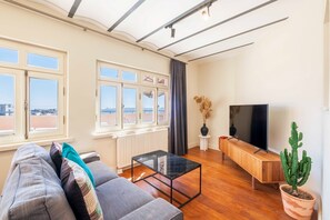 Fernseher, Stereoanlage