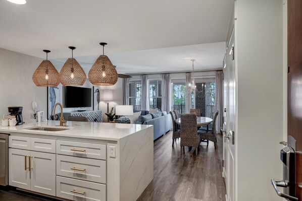 Fridge, microwave, oven, stovetop - Bayview 2-Bedroom Haven: 3-Bathrooms, Expansive Views, Wrap-Around Balcony at Sandestin Golf and Beach Resort! (Miramar Beach)