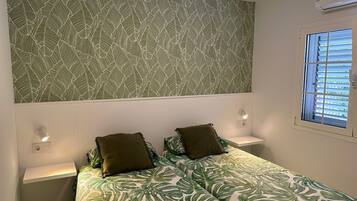 1 slaapkamer, een strijkplank/strijkijzer, wifi, beddengoed