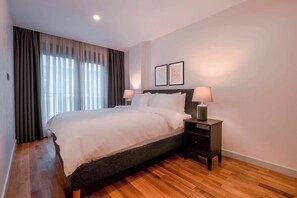 2 bedrooms, desk, iron/ironing board, travel cot