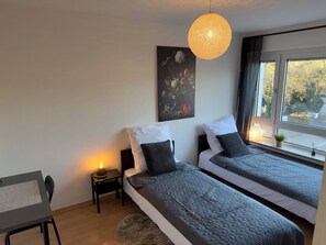 2 多间卧室、熨斗/熨衣板、WiFi、床单