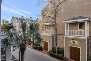 Exterior - Market Street Two-Bedroom Haven - Your Central Oasis in the Heart of Baytowne at Sandestin Golf and Beach Resort! (Miramar Beach)