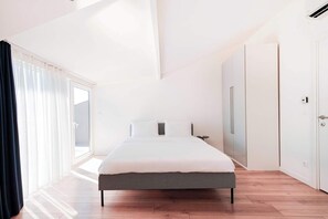 2 Schlafzimmer, Schreibtisch, Bügeleisen/Bügelbrett, WLAN