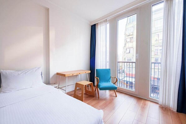 1 bedroom, iron/ironing board, travel crib, WiFi