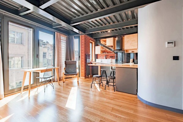 Fridge, microwave, stovetop, dishwasher - Homie Suites | Cihangir | 1br Apartment #L5 (Beyoglu)