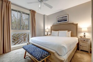 2 bedrooms, WiFi, bed sheets - Market Street 2-Bedroom Retreat - Your Cozy Haven in the Village of Baytowne Wharf at Sandestin Golf and Beach Resort! (Miramar Beach)