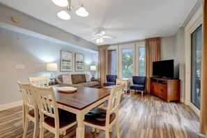Dining - Market Street 2-Bedroom Retreat - Your Cozy Haven in the Village of Baytowne Wharf at Sandestin Golf and Beach Resort! (Miramar Beach)