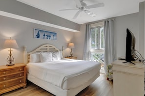 2 bedrooms, WiFi, bed sheets - Market Street Inn 2-Bedroom Charm: Your Relaxing Escape with Amazing Views of the Pool and Courtyard in Baytowne Wharf at Sandestin Golf and Beach Resort! (Miramar Beach)