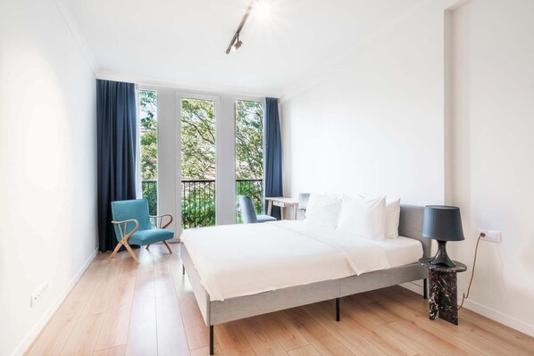 1 bedroom, desk, iron/ironing board, WiFi