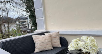 Villa Mercedes - Studio 2 im Zentrum mit Parkplatz und Balkon, Hund erlaubt