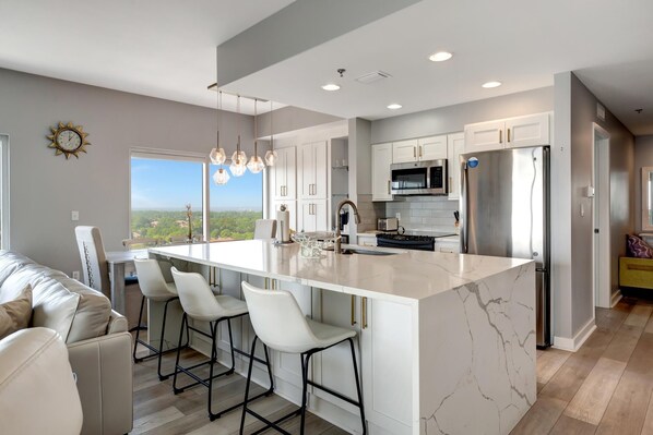 Fridge, microwave, oven, stovetop - Breezy Luau 3 Bedroom Getaway: Scenic Balcony, Full Kitchen, Large Living Area and Wrap Around Balcony at Sandestin Golf and Beach Resort! (Miramar Beach)