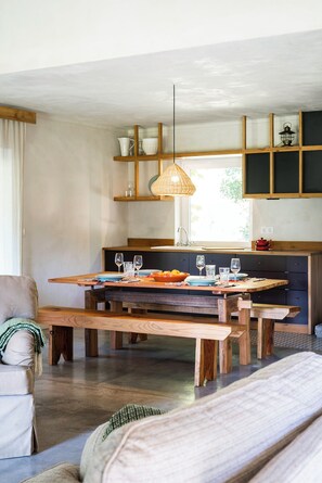 Casa de campo familiar, vista al viñedo | Cocina privada | Cafetera de espresso, cafetera y tetera y tetera eléctrica 