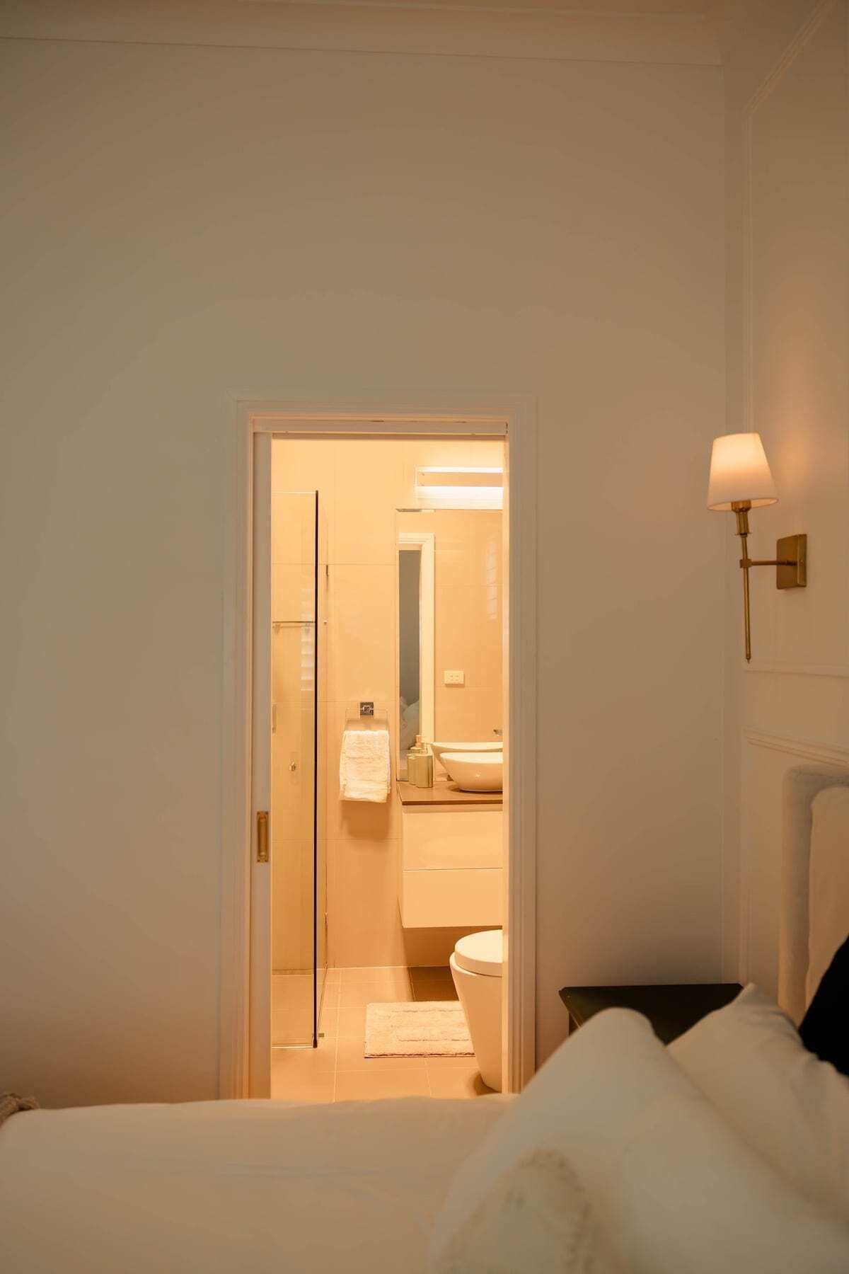 3 chambres, fer et planche à repasser, Wi-Fi gratuit, draps fournis