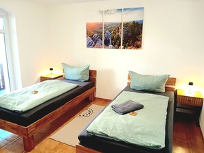 3 bedrooms, desk, travel cot, free WiFi